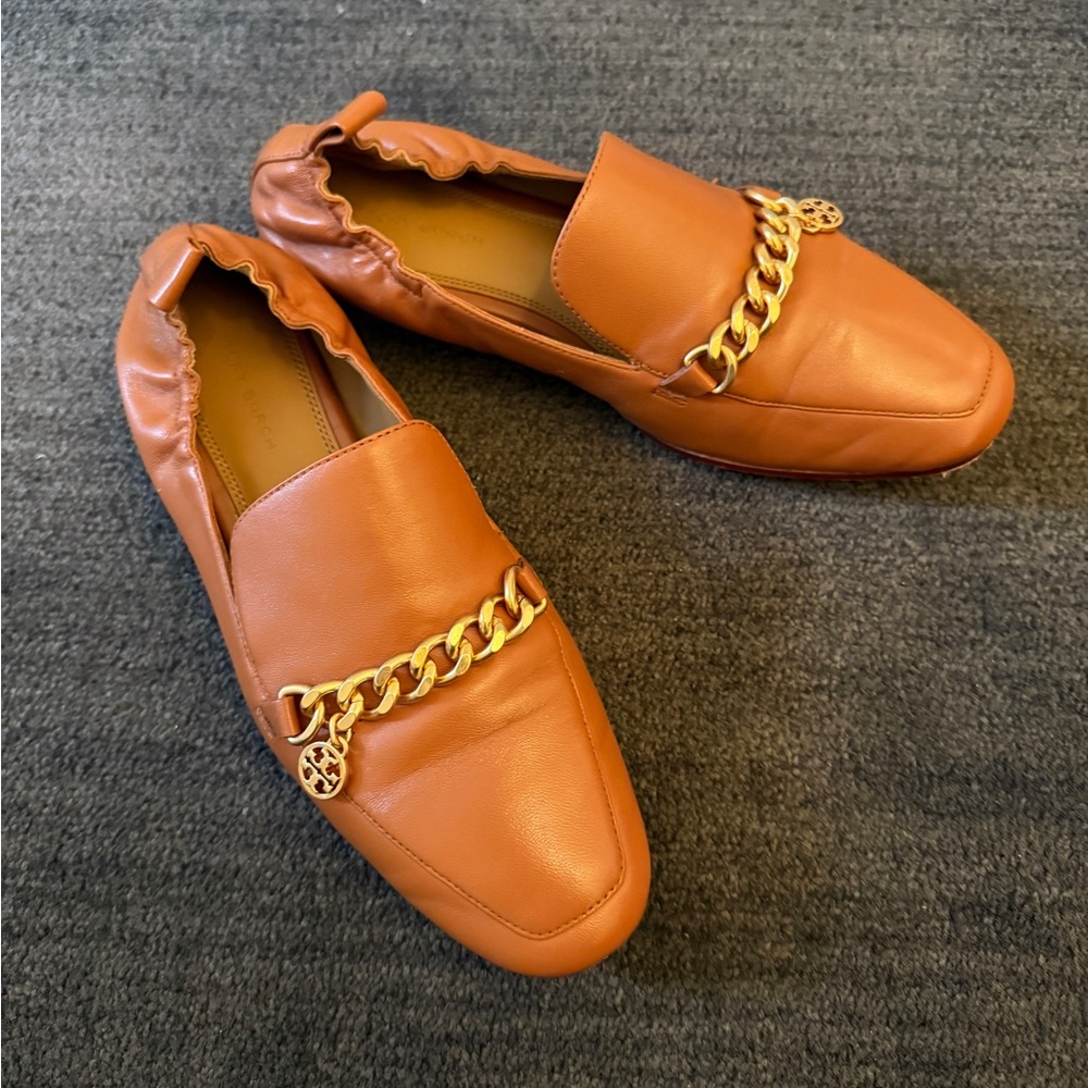 Great condition Tory Burch Mini Benton Charm Loafer